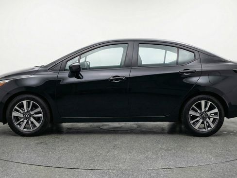 Used 2025 Nissan Versa SV image 5