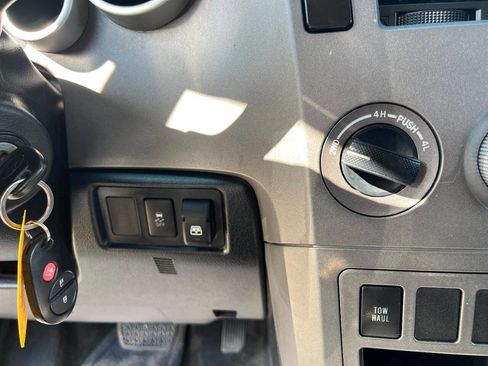 Used 2012 Toyota Tundra 4x4 CrewMax image 14