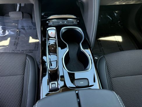 Used 2022 Buick Envision Preferred FWD image 20