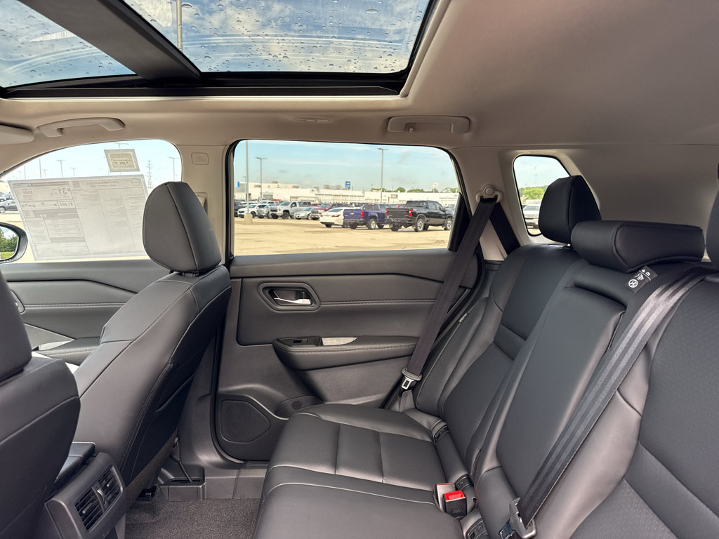 New 2026 Nissan Rogue Dark Armor AWD/4WD image 33
