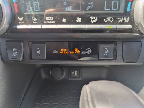 Used 2023 Toyota RAV4 XLE w/ Convenience Package AWD/4WD image 29