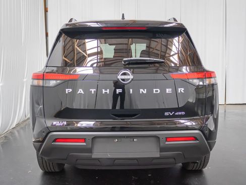 Used 2024 Nissan Pathfinder SV AWD/4WD image 3