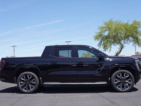 New 2025 GMC Sierra EV Denali image 2