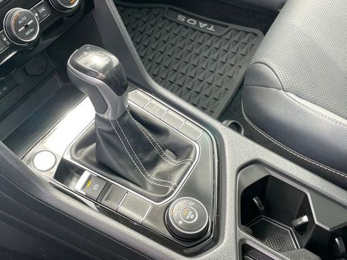 Certified 2022 Volkswagen Taos SEL AWD/4WD image 28