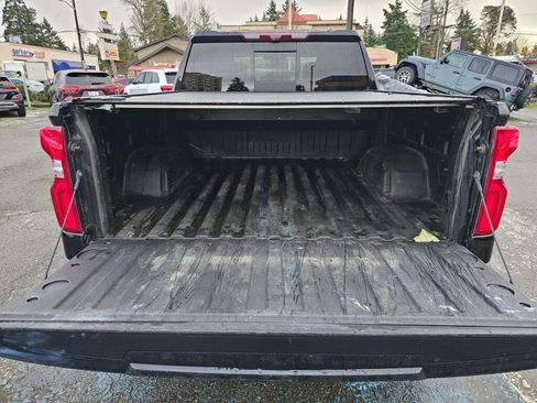 Used 2020 Chevrolet Silverado 1500 High Country w/ Technology Package image 13