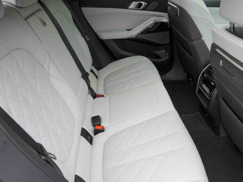 Certified 2025 BMW X6 xDrive40i w/ Climate Comfort Package image 37