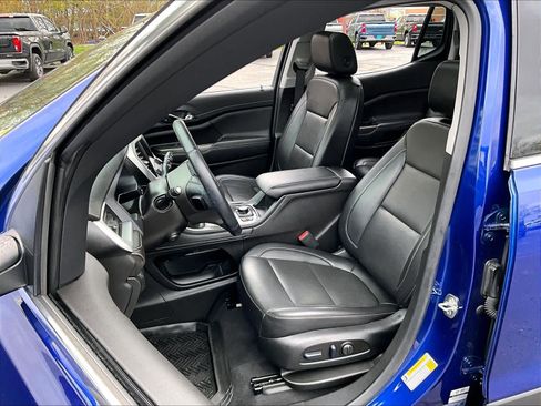 Used 2023 GMC Acadia SLT w/ Preferred Package image 10