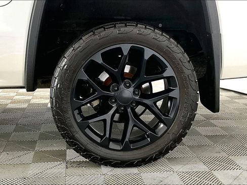 Used 2016 GMC Sierra 1500 SLT w/ SLT Premium Package AWD/4WD image 8