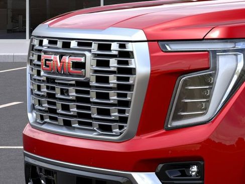 New 2026 GMC Yukon Denali w/ Denali Reserve Package AWD/4WD image 13