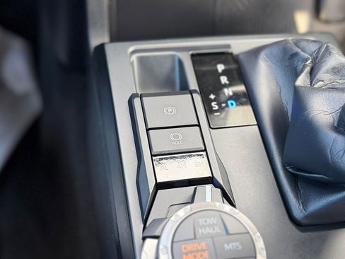 Used 2024 Toyota Tacoma TRD Off-Road image 15