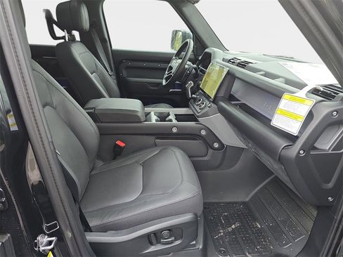 New 2026 Land Rover Defender 110 V8 image 10