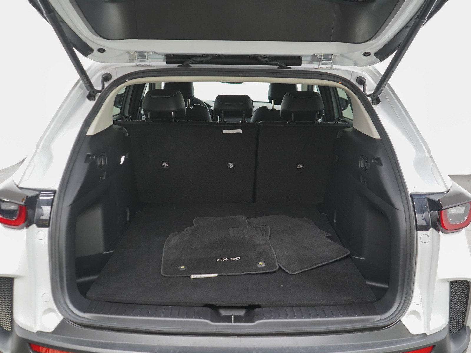 Used 2025 MAZDA CX-50 AWD 2.5 S w/ Preferred Package image 16