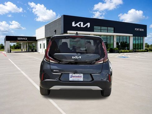 Used 2024 Kia Soul LX w/ Option Group 015 FWD image 6