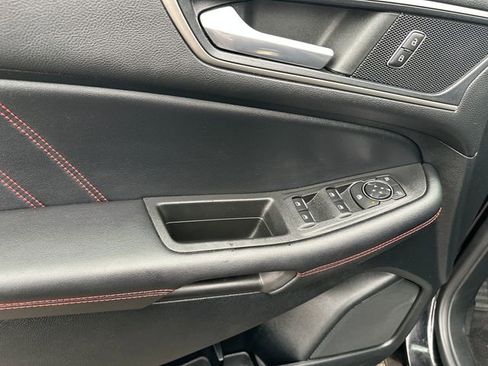 Used 2022 Ford Edge ST-Line image 18