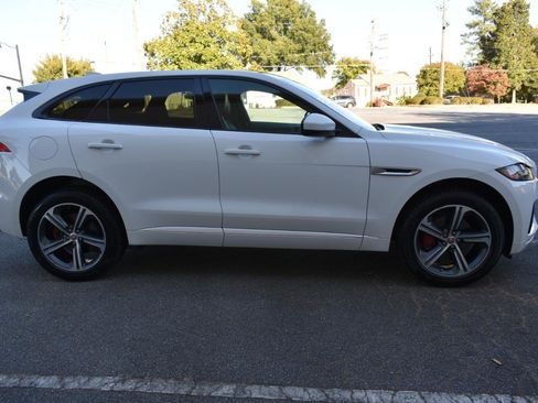 Used 2018 Jaguar F-PACE S image 5