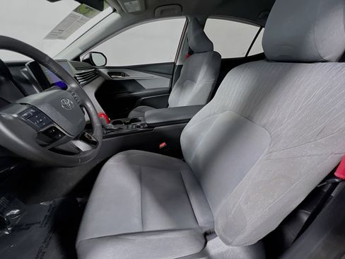 Used 2025 Toyota Camry LE w/ Convenience Package FWD image 15