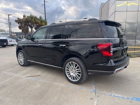 Used 2024 Ford Expedition Limited image 7