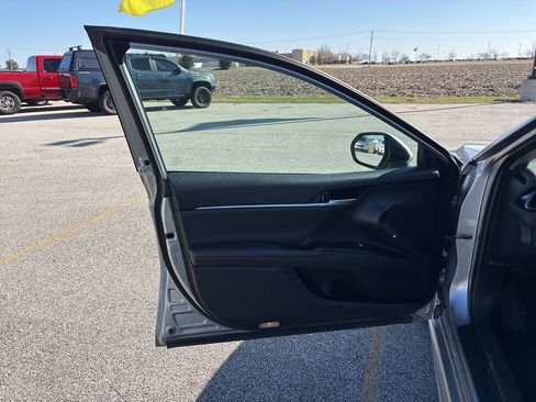 Used 2023 Toyota Camry XSE image 24