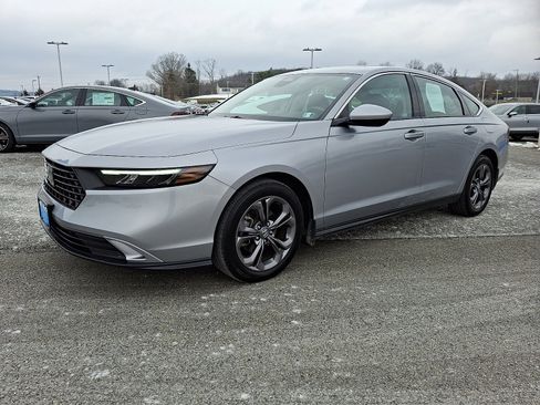 Certified 2023 Honda Accord EX image 3