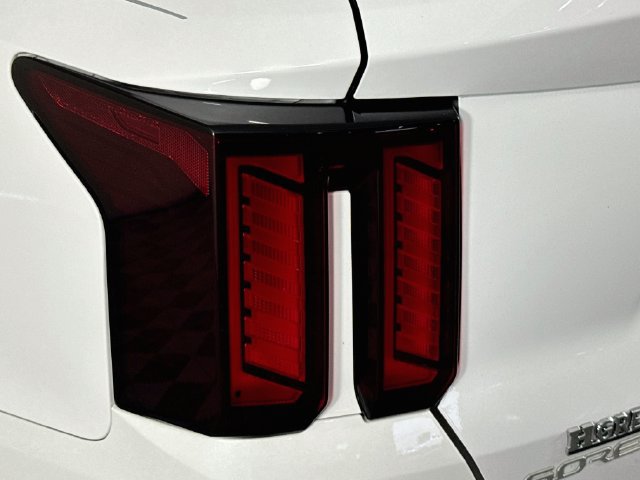 Used 2024 Kia Sorento LX FWD image 33