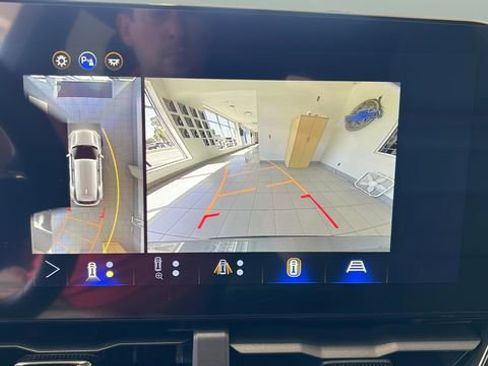 New 2026 Chevrolet Equinox RS w/ Convenience Package III FWD image 12