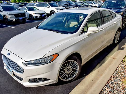 Used 2015 Ford Fusion SE w/ Equipment Group 202A FWD image 1