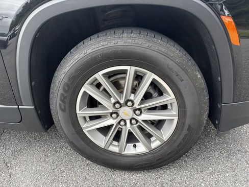 Used 2023 Chevrolet Traverse LT FWD image 12