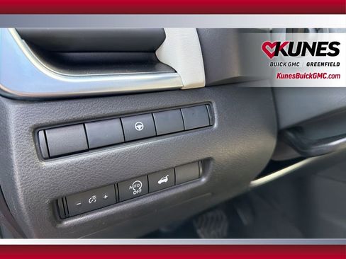 Used 2025 Nissan Rogue SV image 15