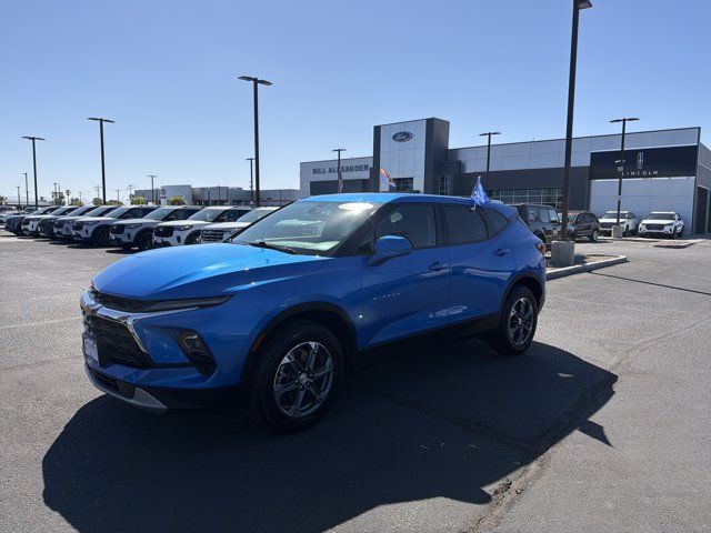 Used 2025 Chevrolet Blazer LT AWD/4WD image 1