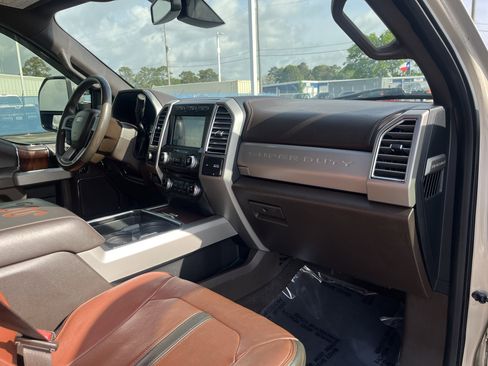 Used 2018 Ford F250 King Ranch w/ King Ranch Ultimate Package AWD/4WD image 18
