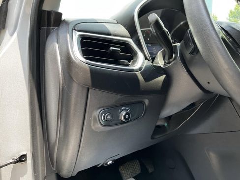 Used 2021 Chevrolet Equinox LT AWD/4WD image 18
