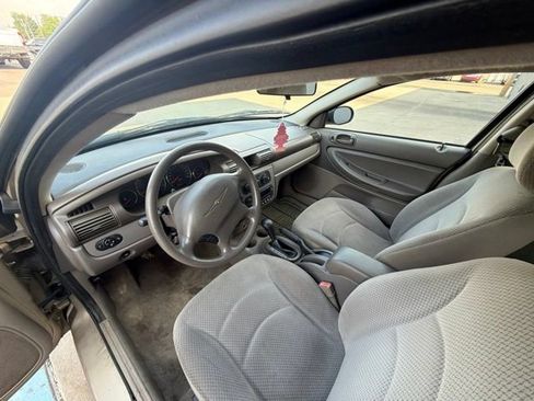 Used 2004 Chrysler Sebring LX FWD image 12