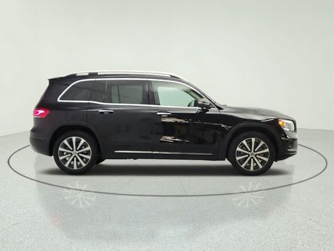 Used 2023 Mercedes-Benz GLB 250 image 4