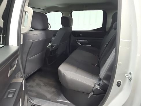 Used 2022 Toyota Tundra SR5 w/ SR5 Convenience Package AWD/4WD image 32