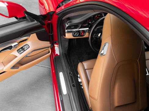 Certified 2019 Porsche 911 Turbo AWD/4WD image 23