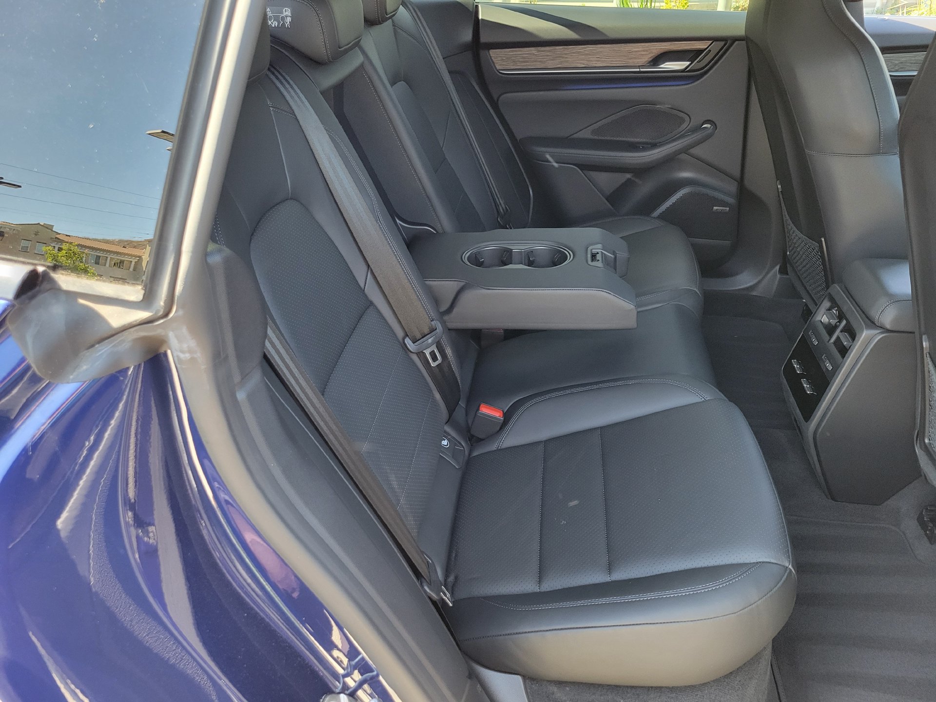 Certified 2024 Porsche Macan 4 Electric AWD/4WD image 30