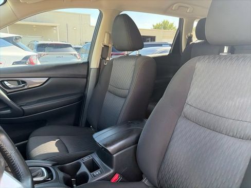 Used 2019 Nissan Rogue S w/ Special Edition Package FWD image 7