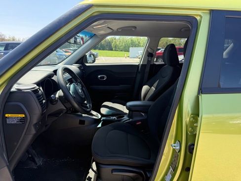 Used 2015 Kia Soul FWD image 10