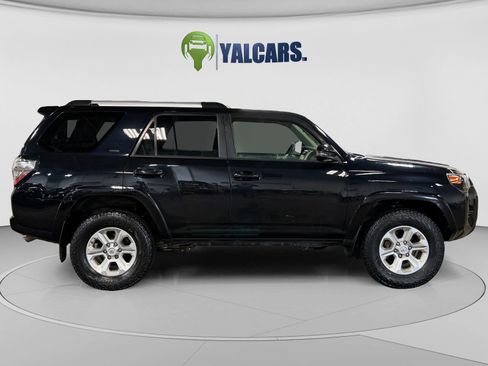 Used 2020 Toyota 4Runner SR5 Premium w/ Moonroof Package AWD/4WD image 6
