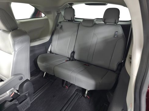 Used 2022 Toyota Sienna XLE w/ XLE Plus Package AWD/4WD image 35