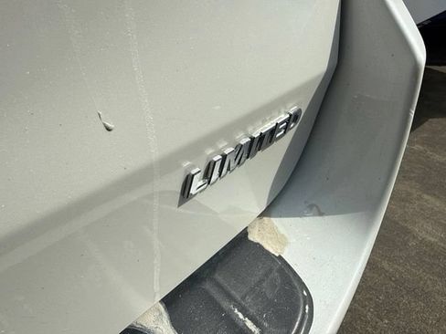Used 2019 Toyota Sienna Limited Premium FWD image 4