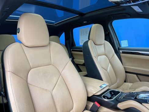 Used 2015 Porsche Cayenne S AWD/4WD image 2