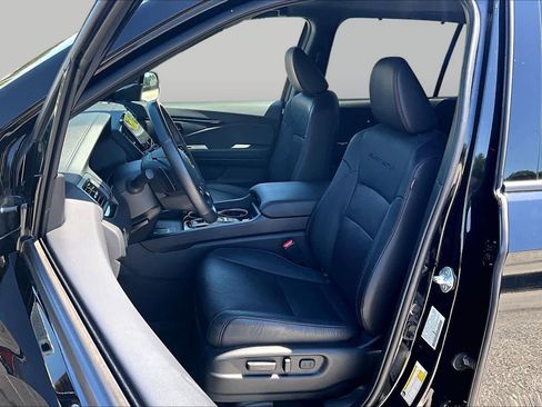 Used 2025 Honda Passport Black Edition image 8