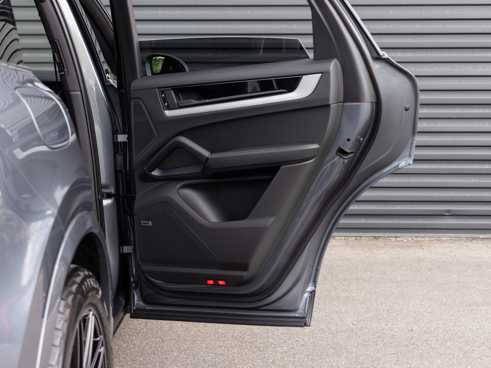 Certified 2026 Porsche Cayenne AWD/4WD image 28