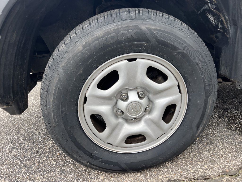 Used 2011 Toyota Tacoma 2WD Regular Cab image 12