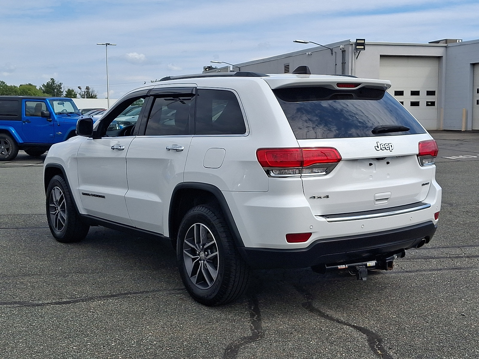 Used 2018 Jeep Grand Cherokee Limited AWD/4WD image 4