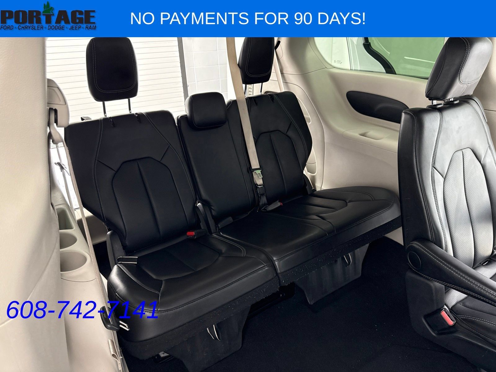 Used 2024 Chrysler Pacifica Touring-L FWD image 29