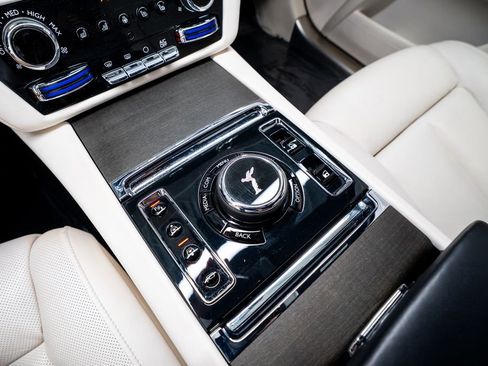 Used 2022 Rolls-Royce Ghost AWD/4WD image 37