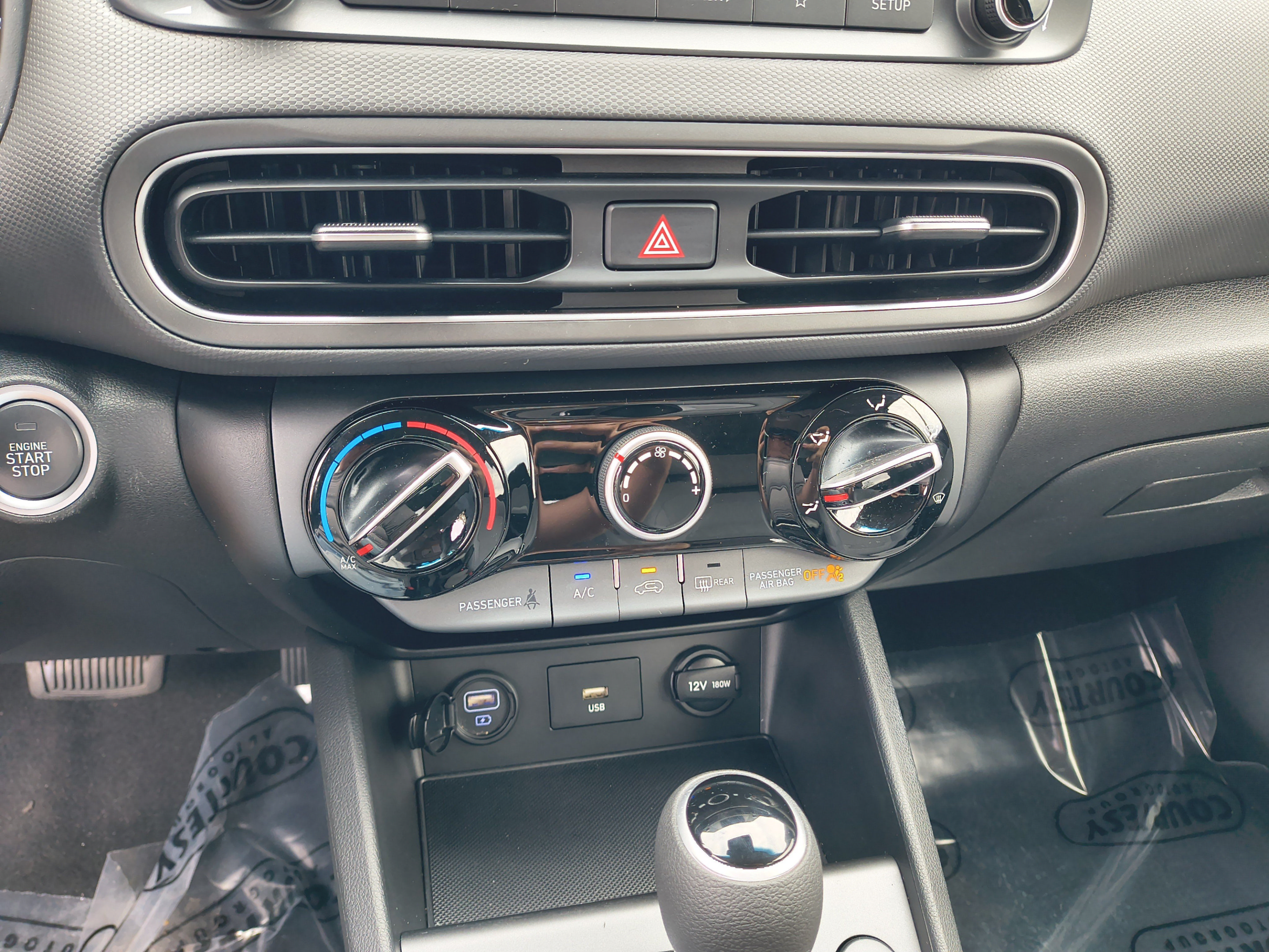 Certified 2023 Hyundai Kona SEL AWD/4WD image 24