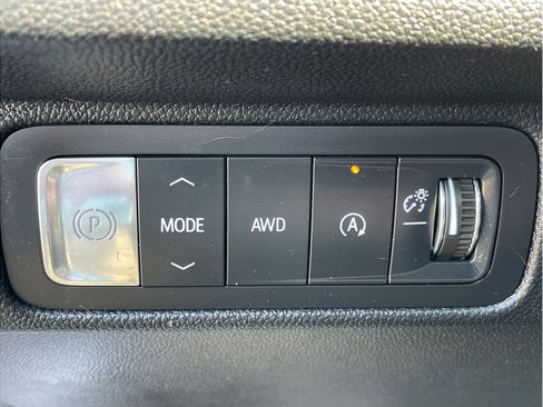 Used 2026 Chevrolet Traverse High Country w/ LPO, Floor Liner Package AWD/4WD image 3